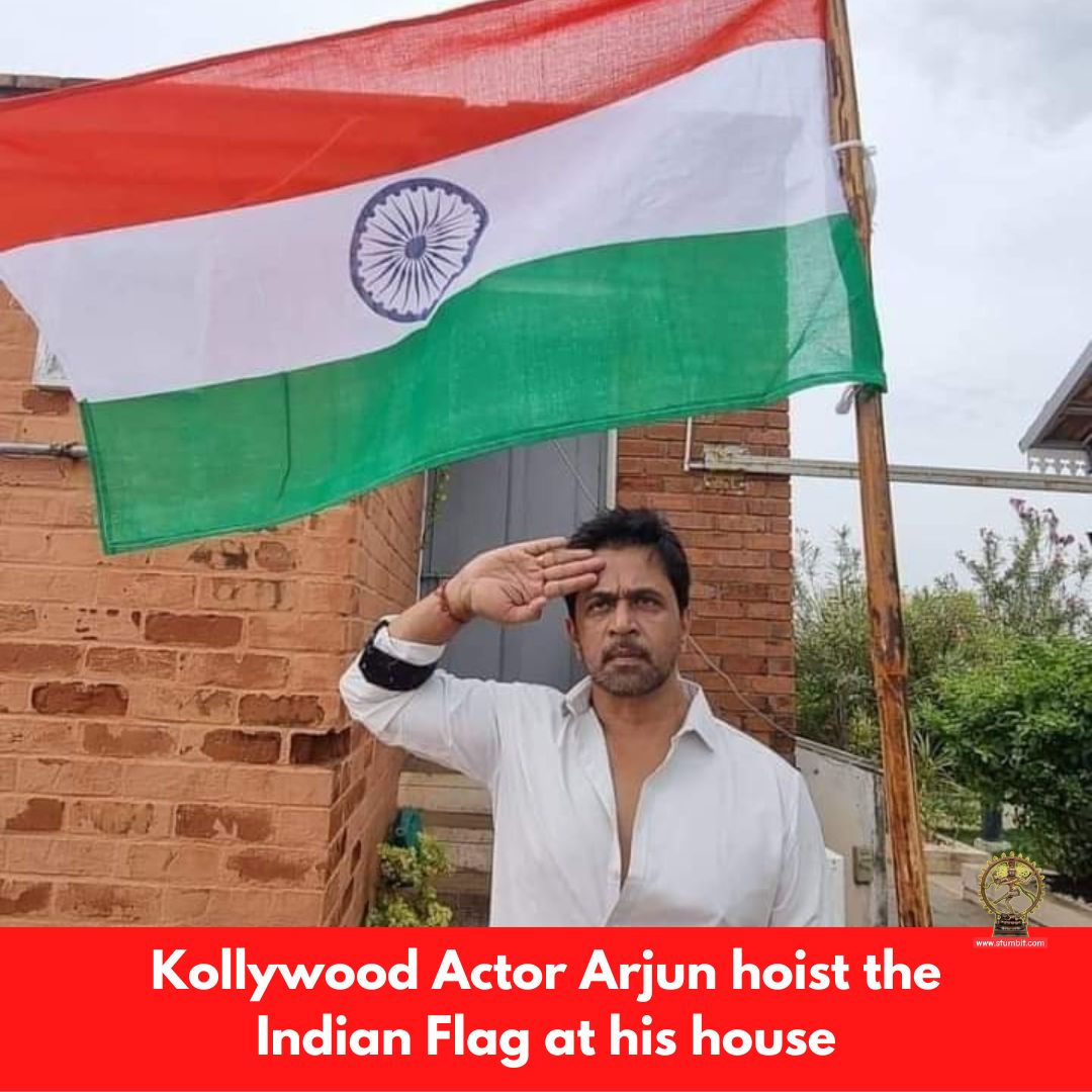 Kollywood Actor Arjun hoist the Indian Flag at his house -Stumbit Actors